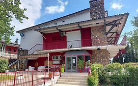 Logis Hotels - Hotel Et Restaurant Le Relais Des Garrigues