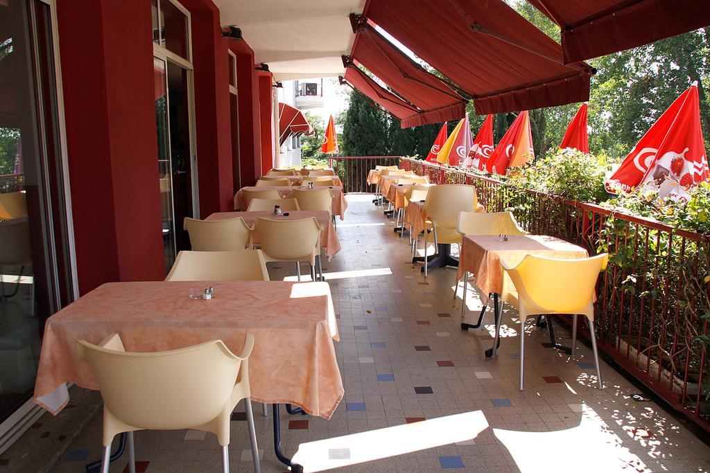 Logis Hotels - Hotel Et Restaurant Le Relais Des Garrigues Grisolles  Kamer foto