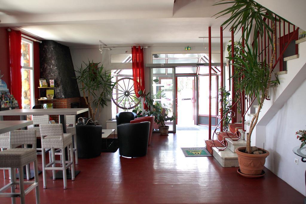 Logis Hotels - Hotel Et Restaurant Le Relais Des Garrigues Grisolles  Kamer foto