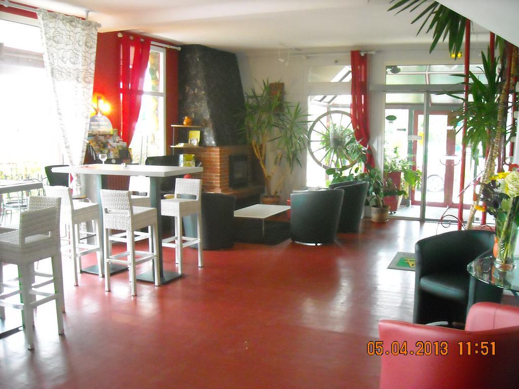 Logis Hotels - Hotel Et Restaurant Le Relais Des Garrigues Grisolles  Buitenkant foto