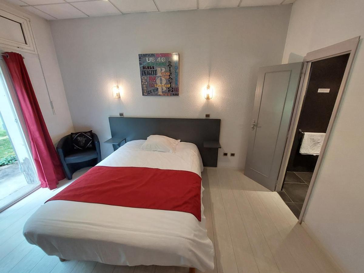 Logis Hotels - Hotel Et Restaurant Le Relais Des Garrigues Grisolles  Buitenkant foto