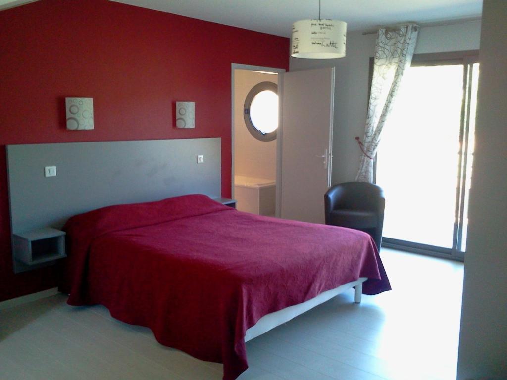 Logis Hotels - Hotel Et Restaurant Le Relais Des Garrigues Grisolles  Kamer foto